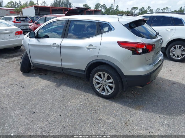 2017 NISSAN ROGUE SPORT JN1BJ1CP7HW011948 Photo 2