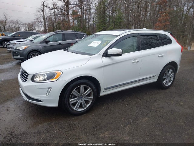 2017 VOLVO XC60 YV440MRU7H2024372 Photo 1