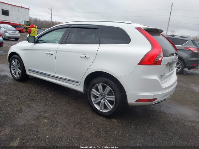 2017 VOLVO XC60 YV440MRU7H2024372 Photo 2