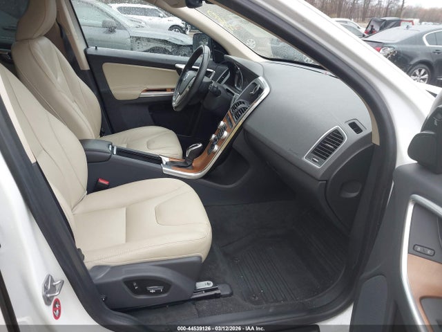 2017 VOLVO XC60 YV440MRU7H2024372 Photo 4