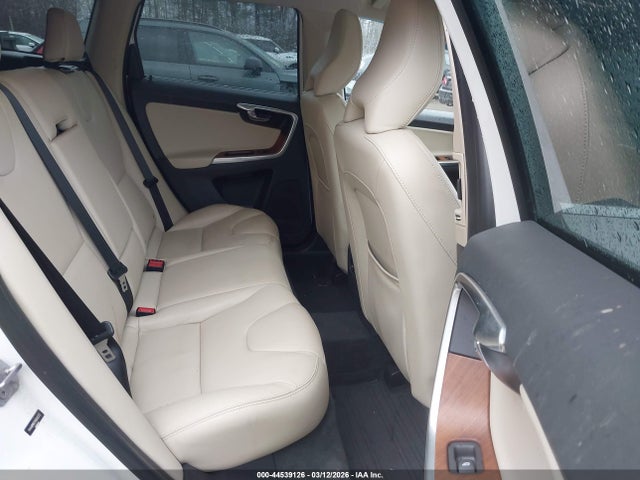 2017 VOLVO XC60 YV440MRU7H2024372 Photo 7