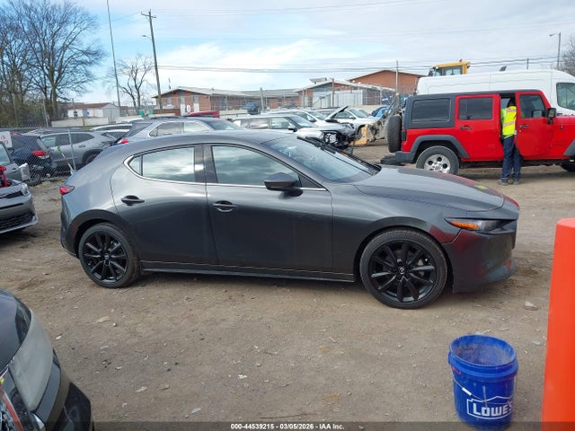 Продаж на аукціоні авто 2022 Mazda Mazda3 Hatchback Premium, vin: JM1BPBML0N1522083, номер лоту: 44539215
