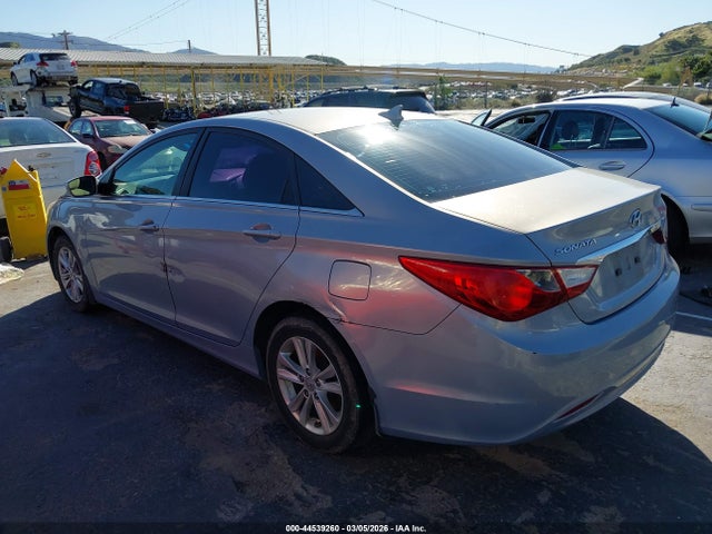 2011 HYUNDAI SONATA 5NPEB4AC1BH150270 Photo 2