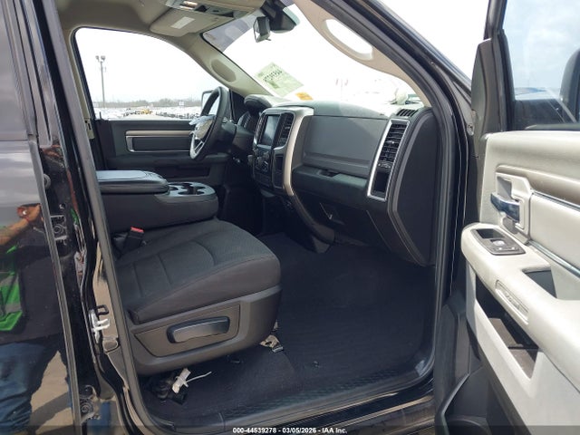 1C6RR6GG0KS676062 RAM 1500 Classic Warlock 4x2 6&#039;4 Box