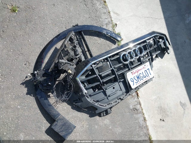 2020 Audi Q8 Premium Plus 55 Tfsi Quattro Tiptronic მანქანა იყიდება აუქციონზე, vin: WA1BVAF1XLD022045, აუქციონის ნომერი: 44539292