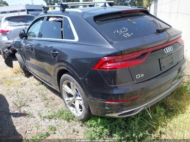 2020 Audi Q8 Premium Plus 55 Tfsi Quattro Tiptronic მანქანა იყიდება აუქციონზე, vin: WA1BVAF1XLD022045, აუქციონის ნომერი: 44539292