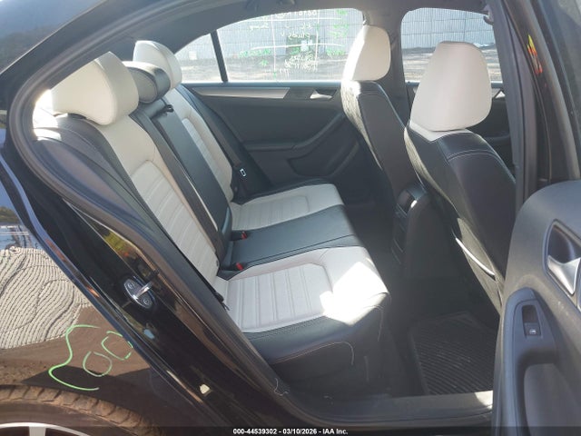 2016 Volkswagen Jetta 1.8t Sport მანქანა იყიდება აუქციონზე, vin: 3VWD17AJ3GM384438, აუქციონის ნომერი: 44539302