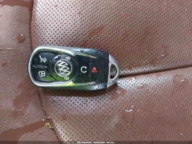 2017 Buick Envision Essence მანქანა იყიდება აუქციონზე, vin: LRBFXBSA3HD067685, აუქციონის ნომერი: 44539326