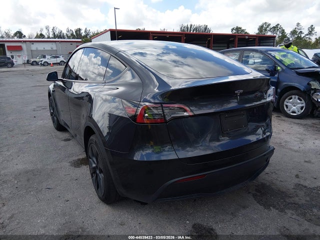2024 TESLA MODEL Y 7SAYGDED3RF109930 Photo 2