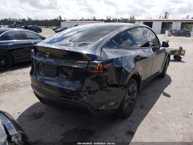 2024 TESLA MODEL Y 7SAYGDED3RF109930 Photo 3