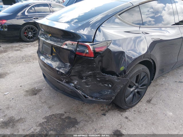 2024 TESLA MODEL Y 7SAYGDED3RF109930 Photo 5