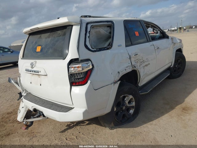 2020 TOYOTA 4RUNNER JTEBU5JR4L5781146 Photo 3