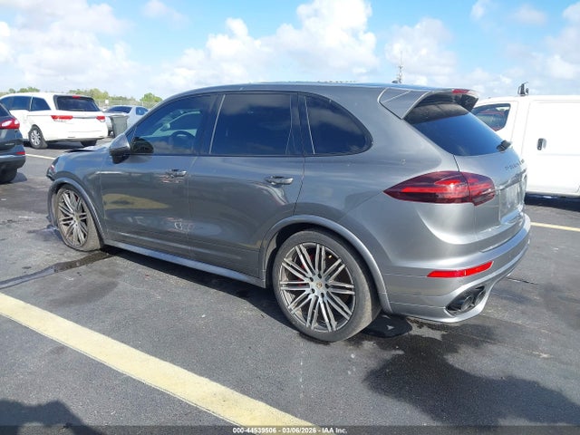 2016 PORSCHE CAYENNE WP1AD2A23GLA72337 Photo 2