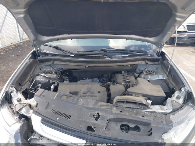 Продаж на аукціоні авто 2018 Mitsubishi Outlander Se, vin: JA4AD3A35JJ002108, номер лоту: 44539535