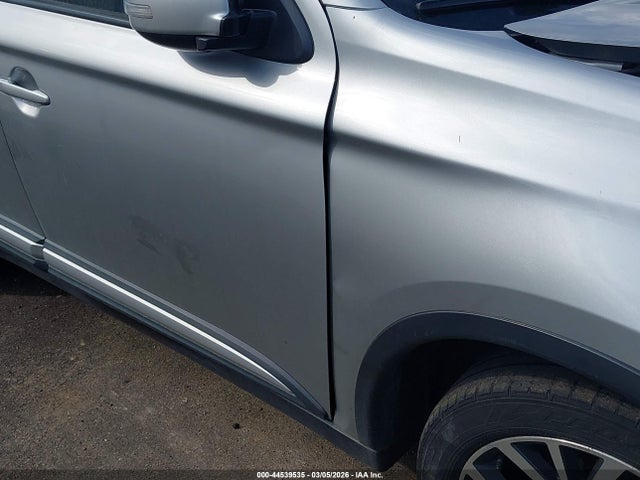 Продаж на аукціоні авто 2018 Mitsubishi Outlander Se, vin: JA4AD3A35JJ002108, номер лоту: 44539535