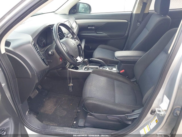 Продаж на аукціоні авто 2018 Mitsubishi Outlander Se, vin: JA4AD3A35JJ002108, номер лоту: 44539535