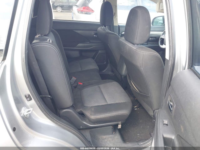 Продаж на аукціоні авто 2018 Mitsubishi Outlander Se, vin: JA4AD3A35JJ002108, номер лоту: 44539535