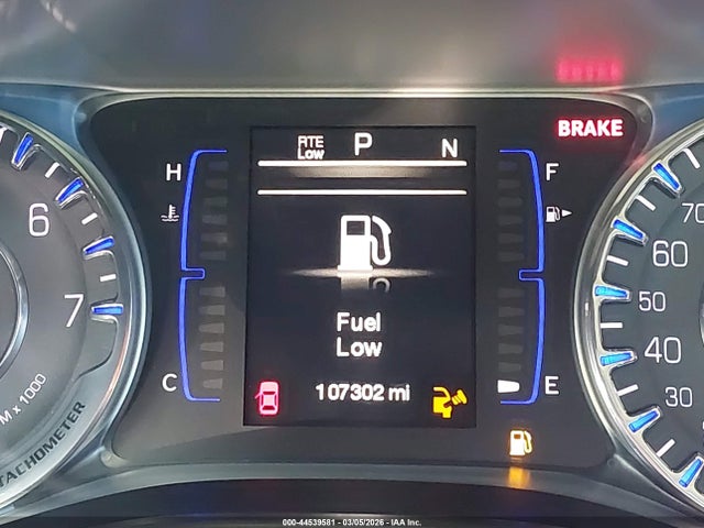 2015 Chrysler 200 Limited მანქანა იყიდება აუქციონზე, vin: 1C3CCCABXFN642621, აუქციონის ნომერი: 44539581