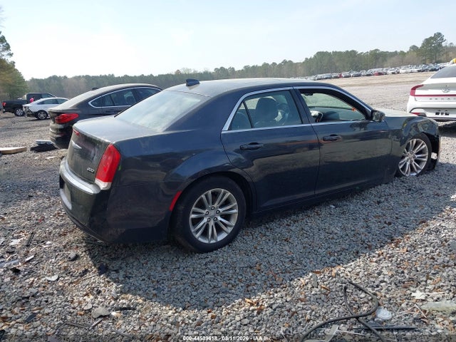 2018 CHRYSLER 300 2C3CCAAG6JH222825 Photo 3