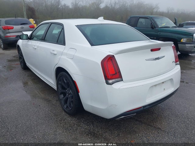 2020 Chrysler 300 300s მანქანა იყიდება აუქციონზე, vin: 2C3CCABT2LH189515, აუქციონის ნომერი: 44539630