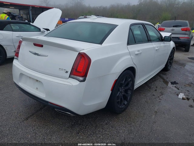 2020 Chrysler 300 300s მანქანა იყიდება აუქციონზე, vin: 2C3CCABT2LH189515, აუქციონის ნომერი: 44539630
