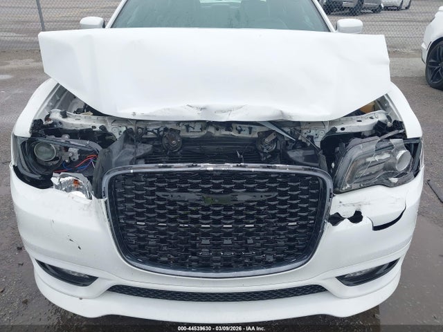 2020 Chrysler 300 300s მანქანა იყიდება აუქციონზე, vin: 2C3CCABT2LH189515, აუქციონის ნომერი: 44539630