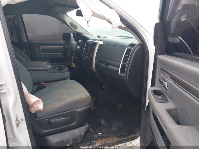 44539631 :رقم المزاد ، 3C6UR5DLXJG314106 vin ، 2018 Ram 2500 Slt  4x4 6'4 Box مزاد بيع