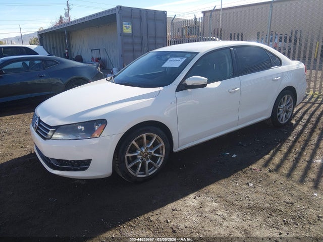 2015 Volkswagen Passat 1.8t Wolfsburg Edition მანქანა იყიდება აუქციონზე, vin: 1VWAT7A34FC030054, აუქციონის ნომერი: 44539667
