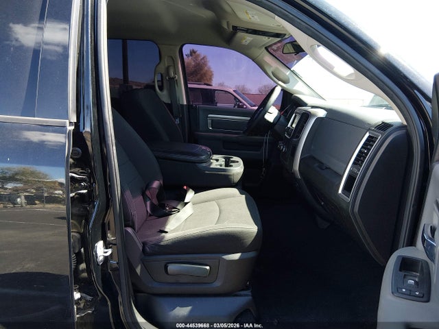 1C6RR6GGXKS669670 RAM 1500 Classic Warlock 4x2 6&#039;4 Box