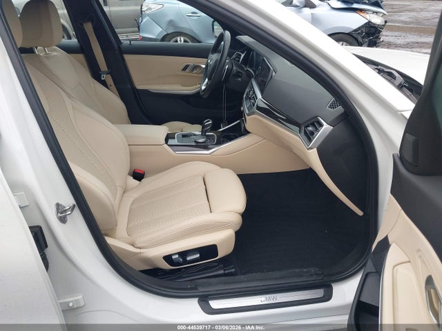 2022 BMW 330I 3MW5R7J05N8C43574 Photo 4