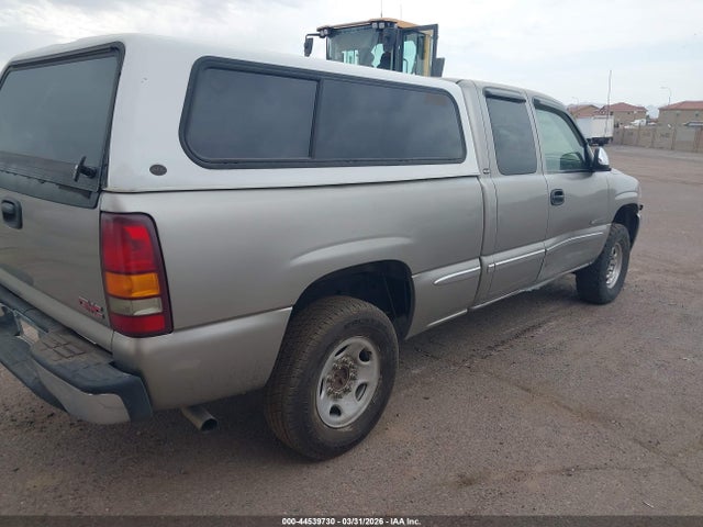 2000 GMC SIERRA 2500 1GTFC29U0YZ156808 Photo 3