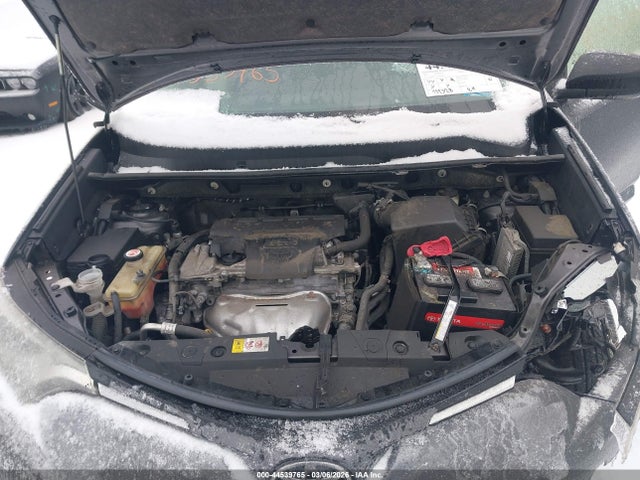 JTMBFREV2HJ701841 Toyota RAV4 LE