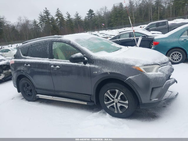 JTMBFREV2HJ701841 Toyota RAV4 LE