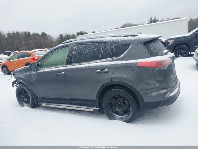 JTMBFREV2HJ701841 Toyota RAV4 LE