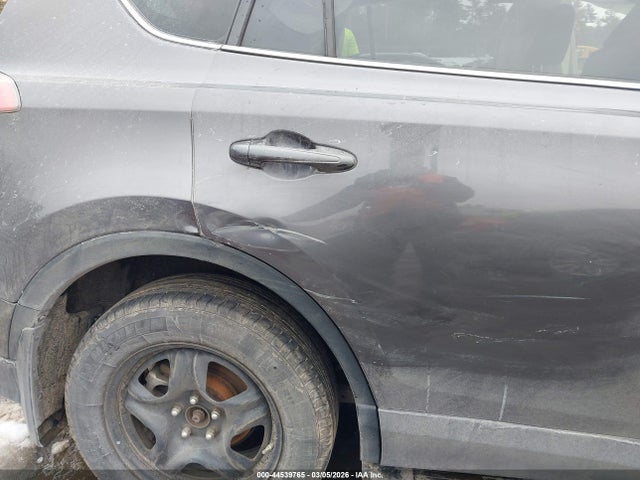 JTMBFREV2HJ701841 Toyota RAV4 LE