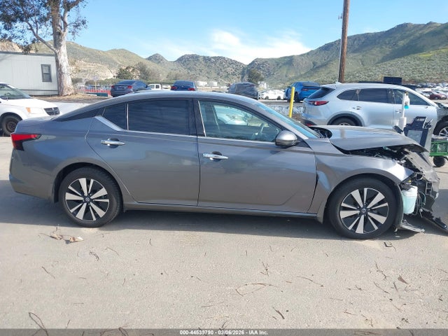 1N4BL4FW5MN373097 Nissan Altima Platinum Intelligent Awd