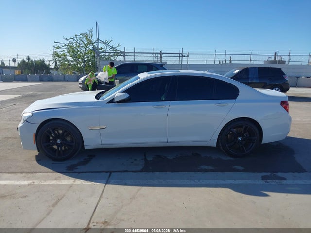 WBAYA6C59FGK16663 BMW 740I