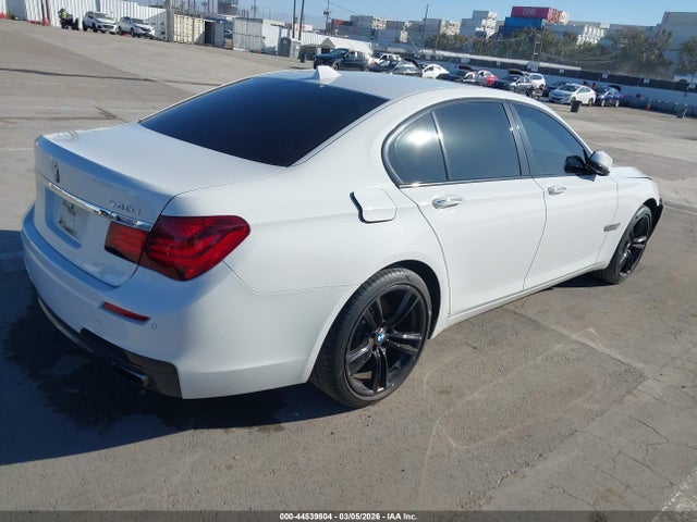 2015 BMW 740I WBAYA6C59FGK16663 Photo 3
