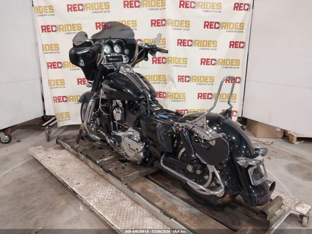 2012 HARLEY-DAVIDSON FLHX 1HD1KBM10CB600814 Photo 2