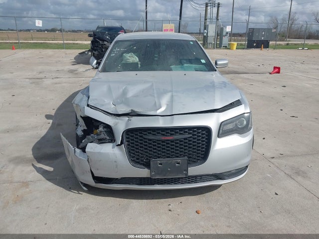 44539892 :رقم المزاد ، 2C3CCABG6MH626498 vin ، 2021 Chrysler 300 300s مزاد بيع