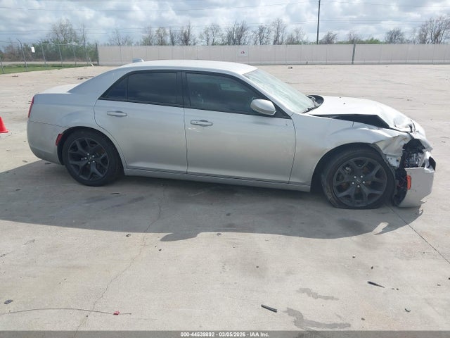 44539892 :رقم المزاد ، 2C3CCABG6MH626498 vin ، 2021 Chrysler 300 300s مزاد بيع