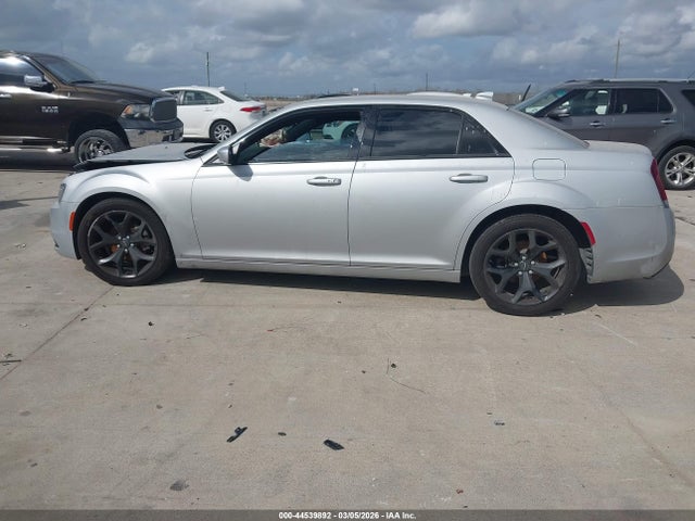 44539892 :رقم المزاد ، 2C3CCABG6MH626498 vin ، 2021 Chrysler 300 300s مزاد بيع
