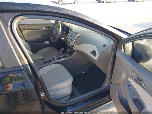 44539962 :رقم المزاد ، 1G1BC5SM1J7208080 vin ، 2018 Chevrolet Cruze Ls Auto مزاد بيع