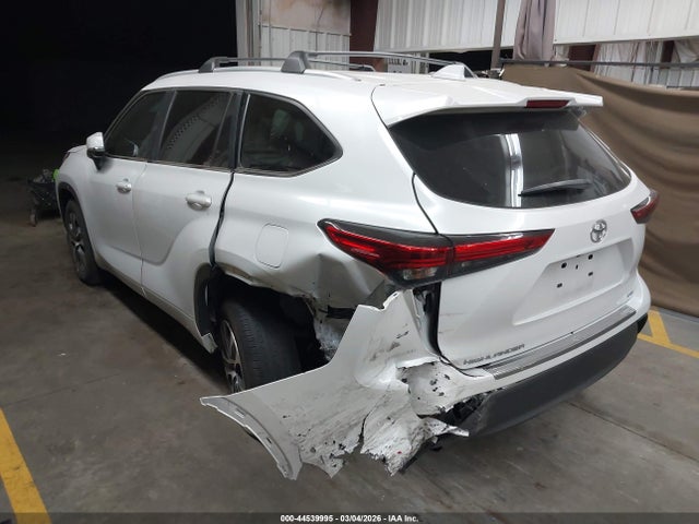 Toyota Highlander Xle 2023 5TDKDRAH5PS042645 Image 3