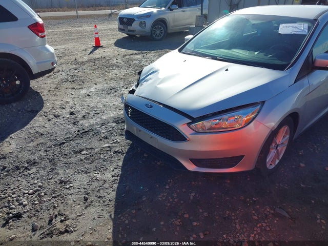 Ford FOCUS SE 2018 1FADP3F29JL267148 Image 14