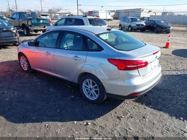 Ford FOCUS SE 2018 1FADP3F29JL267148 Image 3