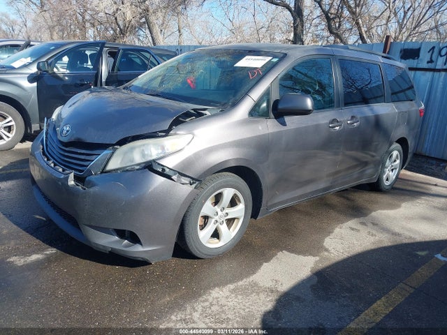 5TDKK3DC6GS690630 Toyota Sienna Le 8 Passenger