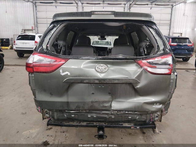 44540100 :رقم المزاد ، 5TDJZ3DC5LS234605 vin ، 2020 Toyota Sienna Le مزاد بيع
