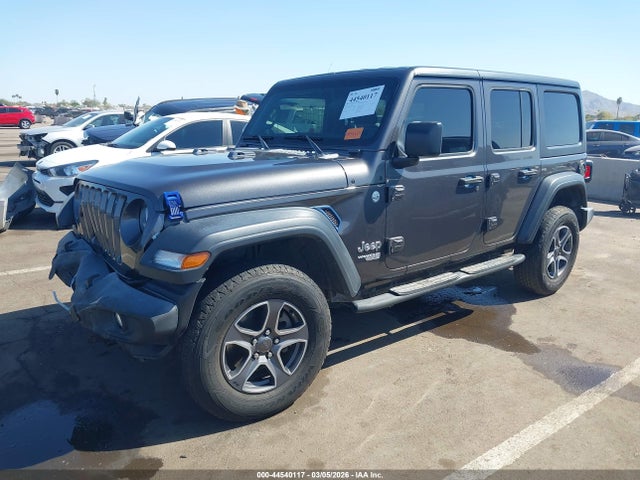 1C4HJXDG2JW279157 Jeep Wrangler Unlimited Sport S 4x4