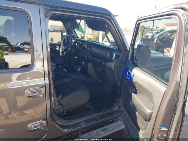 1C4HJXDG2JW279157 Jeep Wrangler Unlimited Sport S 4x4